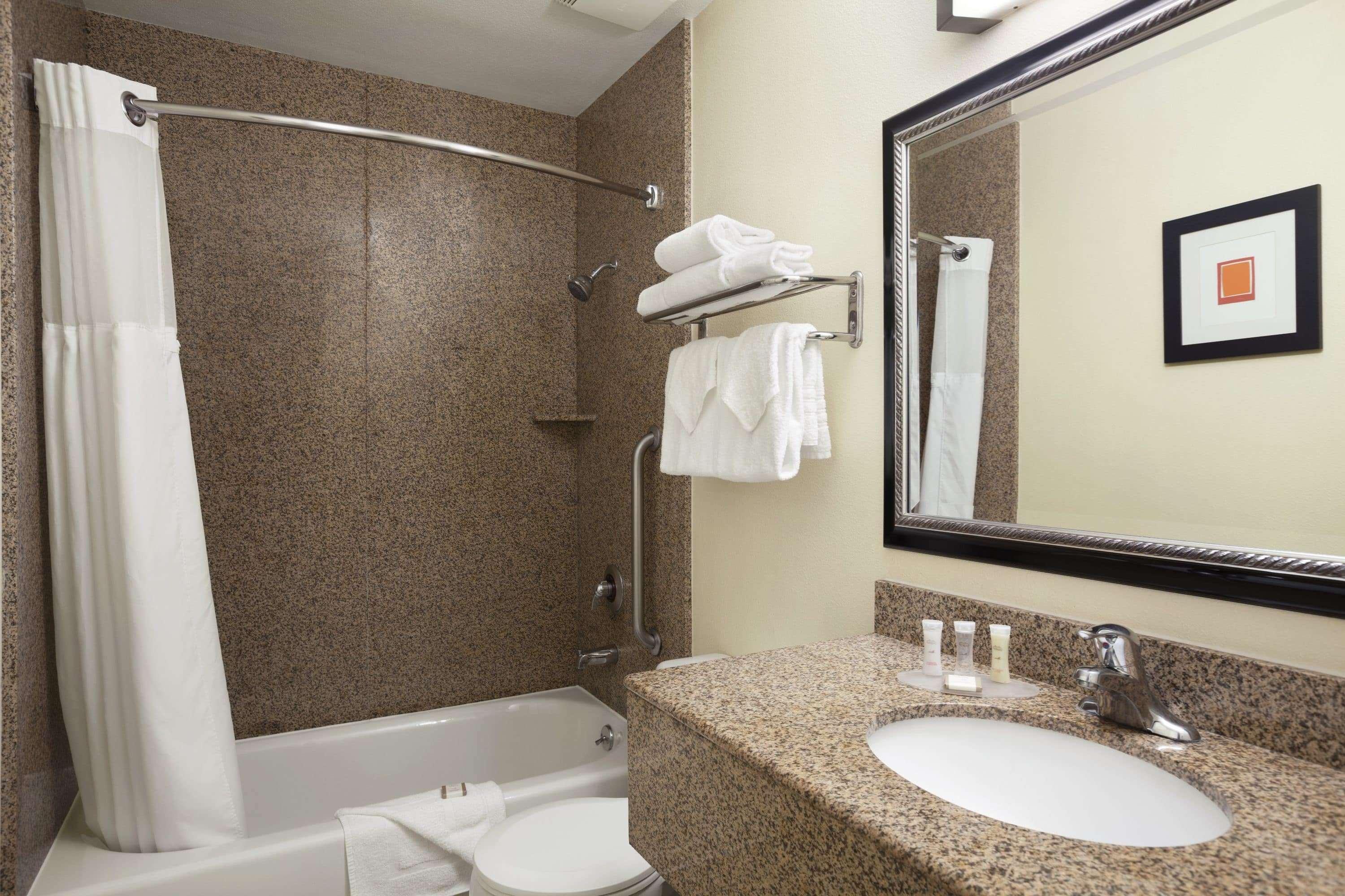 Howard Johnson By Wyndham Sea World Hotel
