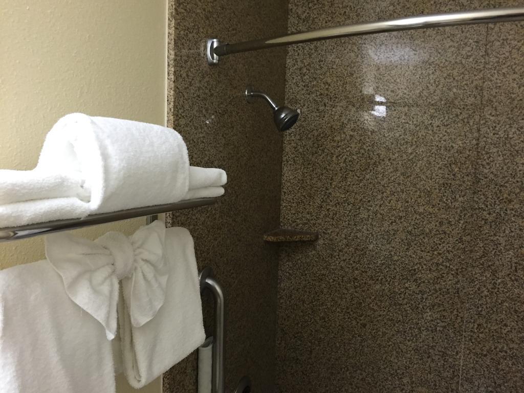 Howard Johnson By Wyndham Sea World Hotel 2*