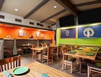 Hotel Howard Johnson By Wyndham Sea World 2*