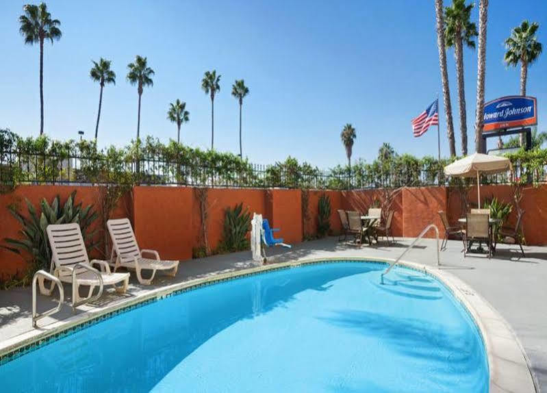 Howard Johnson By Wyndham Sea World Hotel San Diego