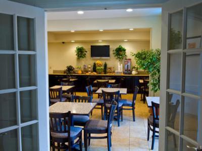 Howard Johnson By Wyndham Sea World Hotel 2*